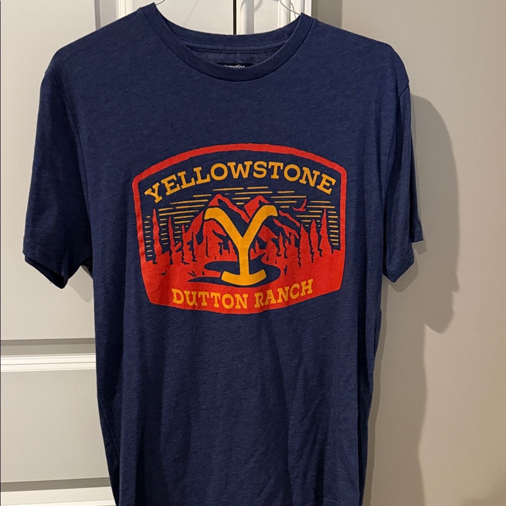 Yellowstone Dutton Ranch Graphic T-Shirt Wrangler Men’s Size Medium
